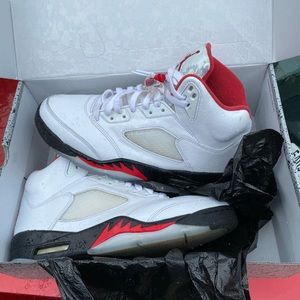 Jordan Retro 5 Fire Red